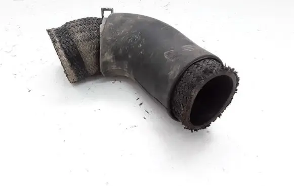 Hyundai Trajet Intercooler hose/pipe NOCODE