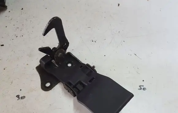 Audi A1 Engine bonnet/hood lock/latch loop/hook 8X0823480A