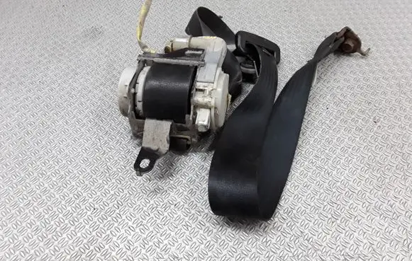 Mazda 5 Front seatbelt
