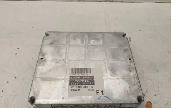 Toyota Corolla Verso AR10 Engine control unit/module MB1758006463 896610F010