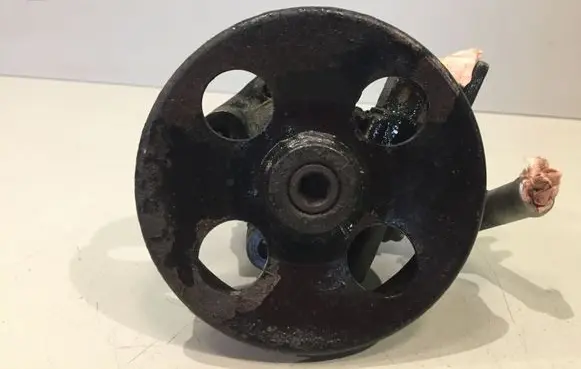 Hyundai Tucson JM Power steering pump 571002E200 4915A279