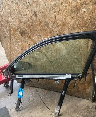Audi A4 S4 B6 8E 8H Front door manual window regulator 