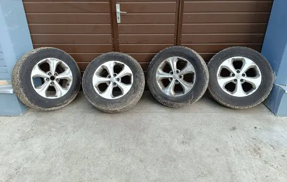 KIA Sorento R17 alloy rim 235