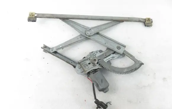 Opel Frontera A Front door window regulator with motor 