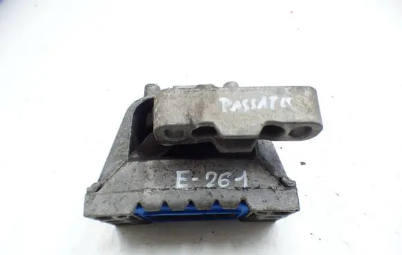 Volkswagen PASSAT CC Engine mount bracket 1K0199262CR
