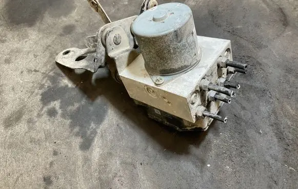Volkswagen PASSAT B7 ABS Pump 3AA614109AG