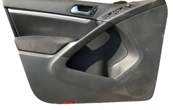 Volkswagen Tiguan Front door card panel trim 5N0867011