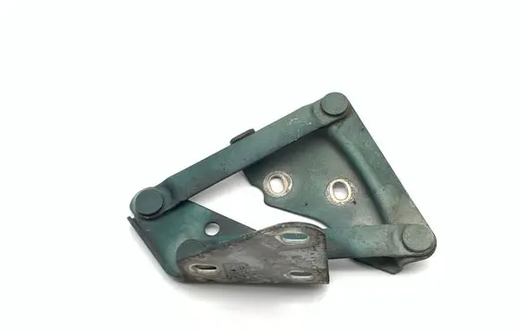 Engine bonnet/hood hinges