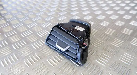 BMW 5 G30 G31 Dashboard side air vent grill/cover trim 9330858