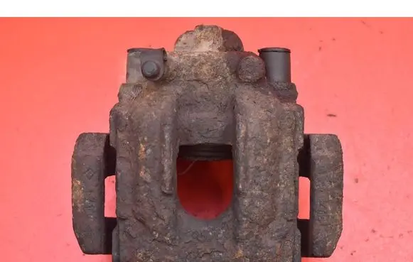 Rear brake caliper