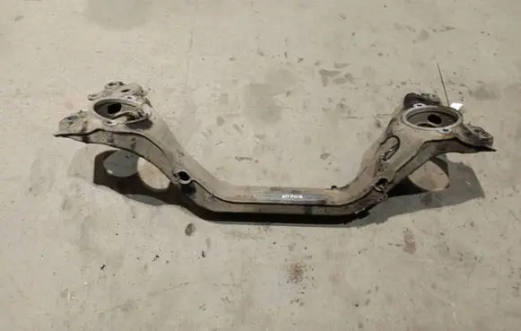 Volkswagen Touareg I Front subframe