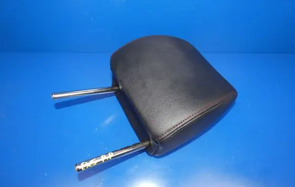 Mazda CX-5 Front seat headrest 