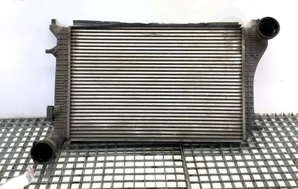 Volkswagen Touran I Intercooler radiator 1K0145803H