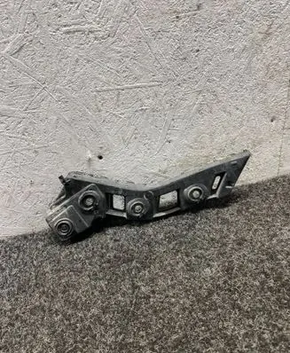 Rear bumper mounting bracket