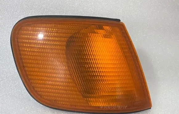 Audi A6 S6 C4 4A Front indicator light 137984 3013