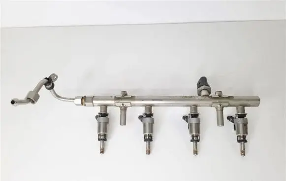 Audi A4 S4 B8 8K Fuel injector 06K133317G