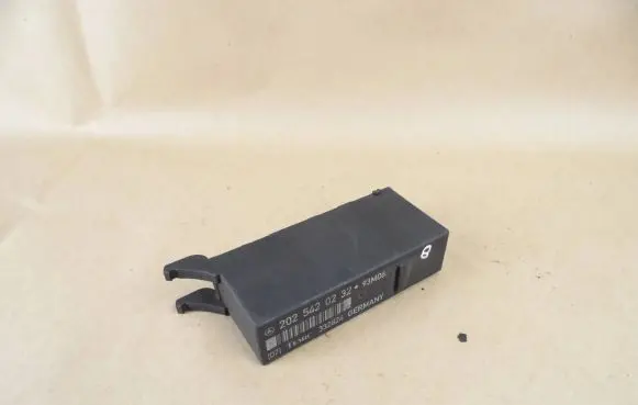 Mercedes-Benz C W202 Other control units/modules 2025420232 332824 93M06