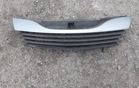 Renault Laguna II Front bumper upper radiator grill 8200012581