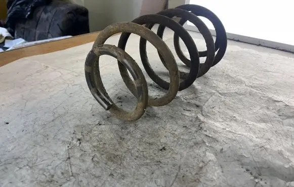 Jeep Grand Cherokee (WK) Rear coil spring