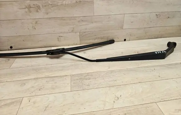Mazda 5 Front wiper blade arm