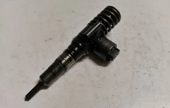 Audi A6 S6 C6 4F Fuel injector 03G130073G