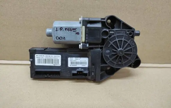 Renault Megane III Front door window regulator motor 807310004R 969198100 966367100