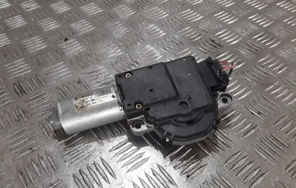 Chrysler Pacifica Sunroof motor/actuator 0390200052 M943696716