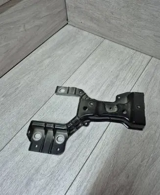 Land Rover Range Rover Velar Engine mounting bracket J8A2-17K898-AF