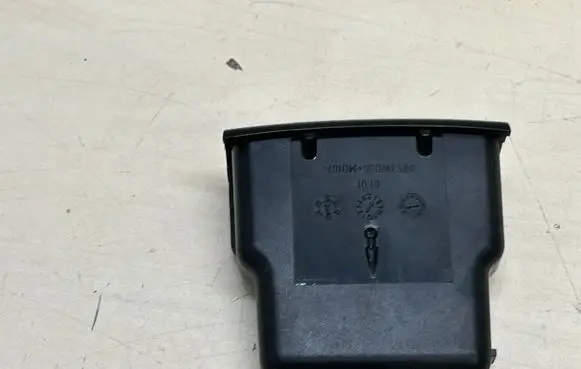 Porsche Cayenne (92A) Ashtray (front) 
