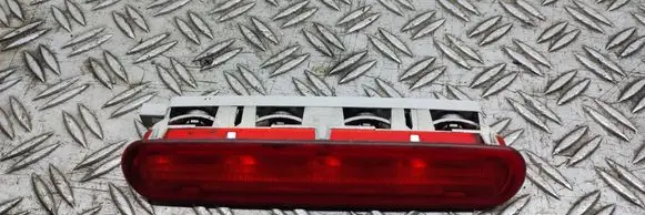 Third/center stoplight