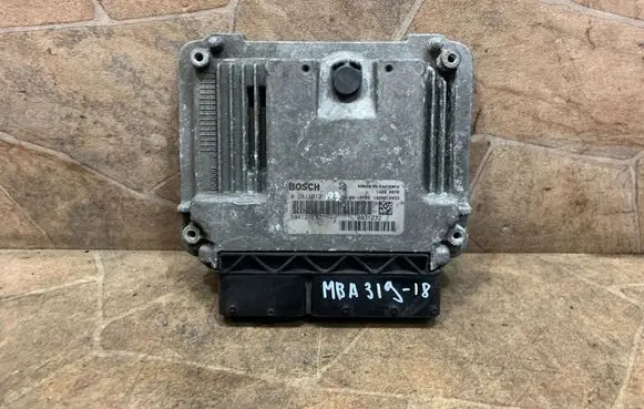 Iveco Daily 4th gen Engine control unit/module 0281012193 504121602