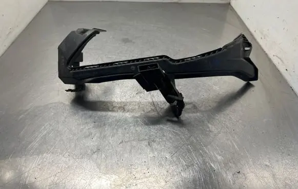 Headlight/headlamp mounting bracket
