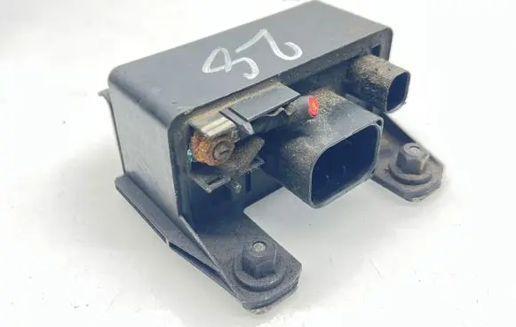 Glow plug pre-heat relay