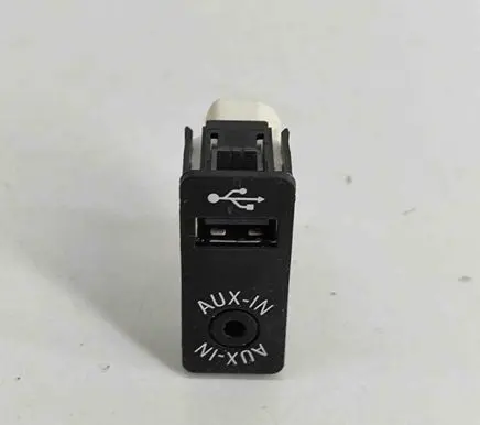 BMW 4 F32 F33 AUX in-socket connector 9229246
