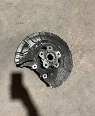 BMW X5 G05 Rear wheel hub 6876653