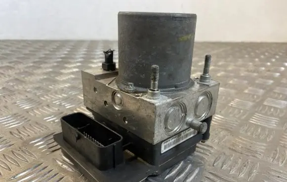 Audi A4 S4 B7 8E 8H ABS Pump 8E0910517J 8E0614517BH