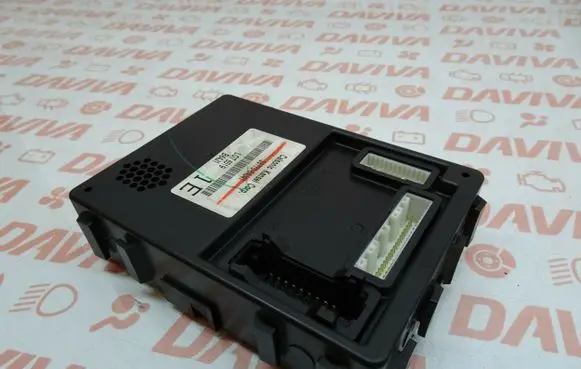 Suzuki Grand Vitara II Comfort/convenience module 36770-64J41