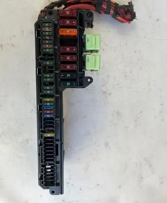 BMW 5 E60 E61 Fuse module 6932452
