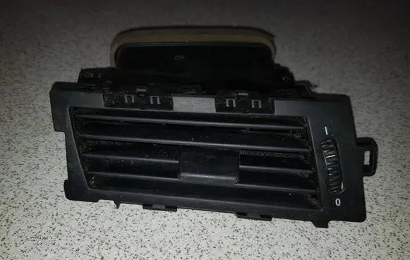 BMW 5 E60 E61 Dashboard side air vent grill/cover trim 64226910731 14121810