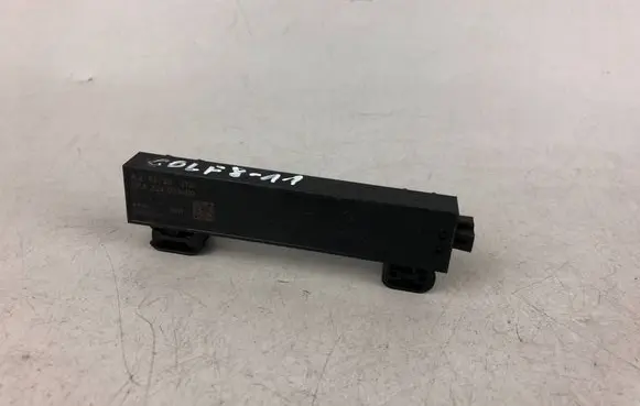 Volkswagen Golf VIII Keyless system antenna 5FA224075