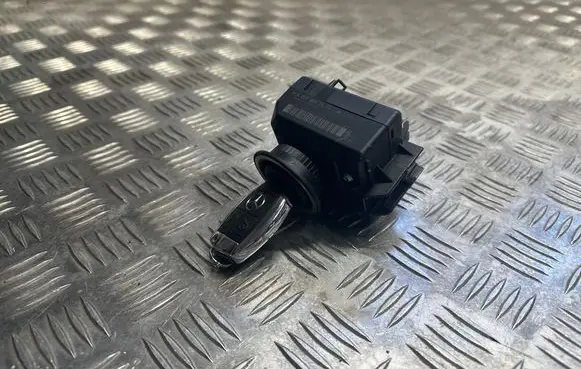 Mercedes-Benz C W204 Ignition lock A2079057101 9036770661