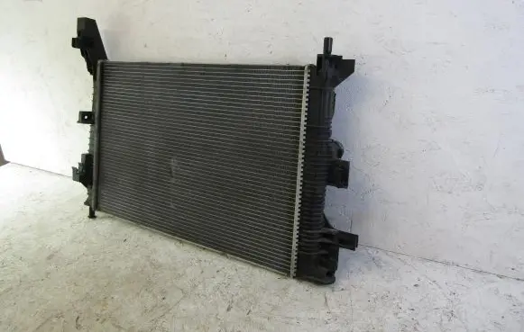 Ford Focus Coolant radiator CV618005VC