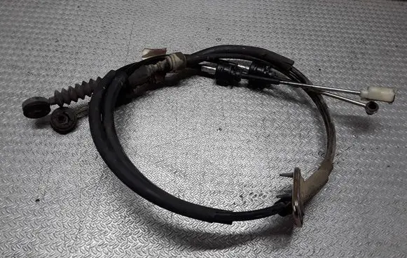 Volvo V70 Gear shift cable linkage
