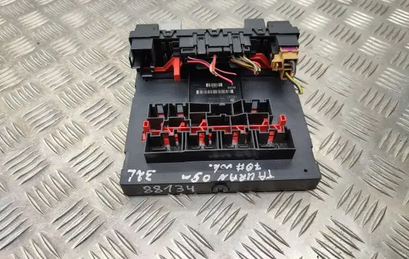 Volkswagen Touran I Fuse module 3C0937049E