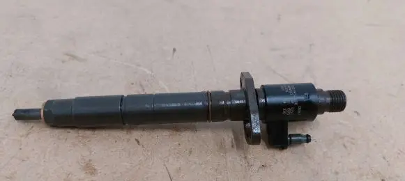 Jaguar XF X250 Fuel injector 9X2Q9K546DB A6MVFB3