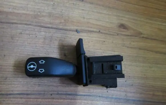 BMW 5 E39 Steering wheel adjustment switch 837390 lk01800000