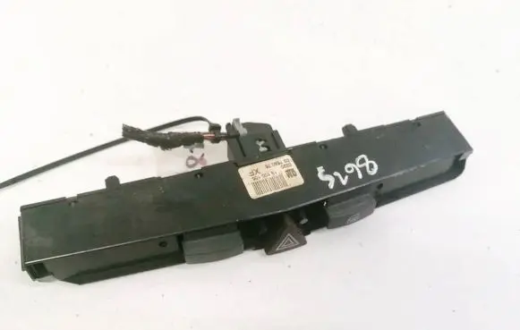 Opel Astra H Hazard light switch 13100105 03758075