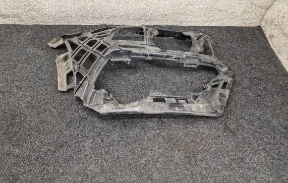 Volkswagen Golf VII Front bumper mounting bracket 5G0807724B 5G0807724