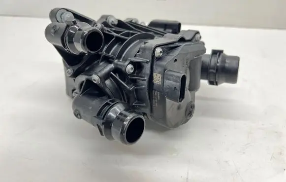 BMW 3 G20 G21 Thermostat/thermostat housing 8642560