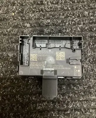 Audi e-tron Door control unit/module 4M0959593M 4M0959593J A2C7711380700